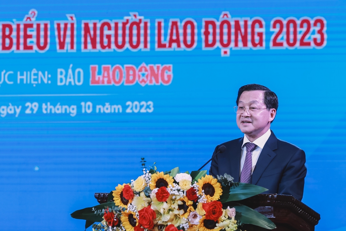 Phó Thủ tướng Chính phủ Lê Minh Khái ghi nhận và đánh giá cao sự nỗ lực và những kết quả quan trọng của cộng đồng doanh nghiệp, doanh nhân.