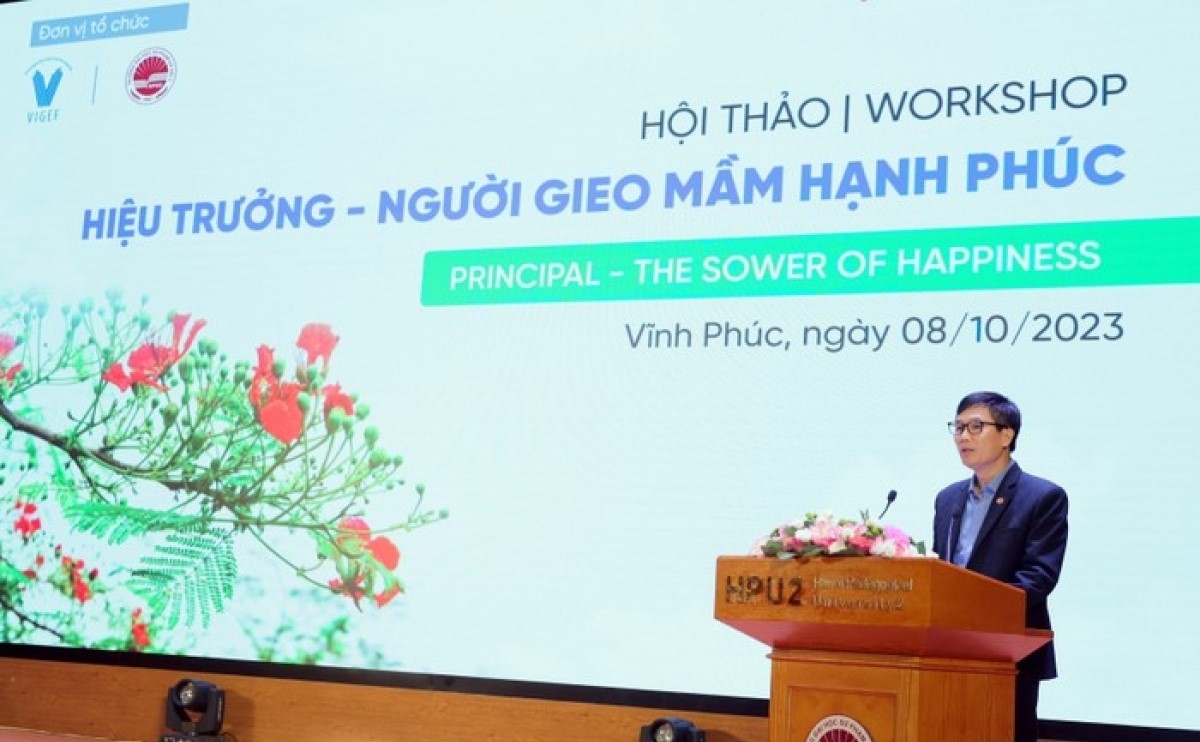Tiến sĩ Bùi Kiên Cường - Phó Hiệu trưởng Trường Đại học Sư phạm Hà Nội 2 phát biểu khai mạc chương trình.