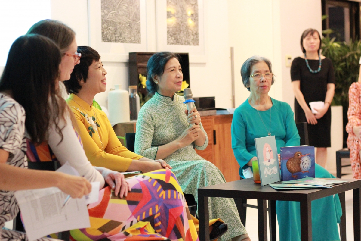 Tham gia tọa đàm có giảng viên ngành mầm non, hiệu trưởng trường mầm non, tác giả sách Việt Nam-New Zealand. Ảnh: Đại sứ quán New Zealand