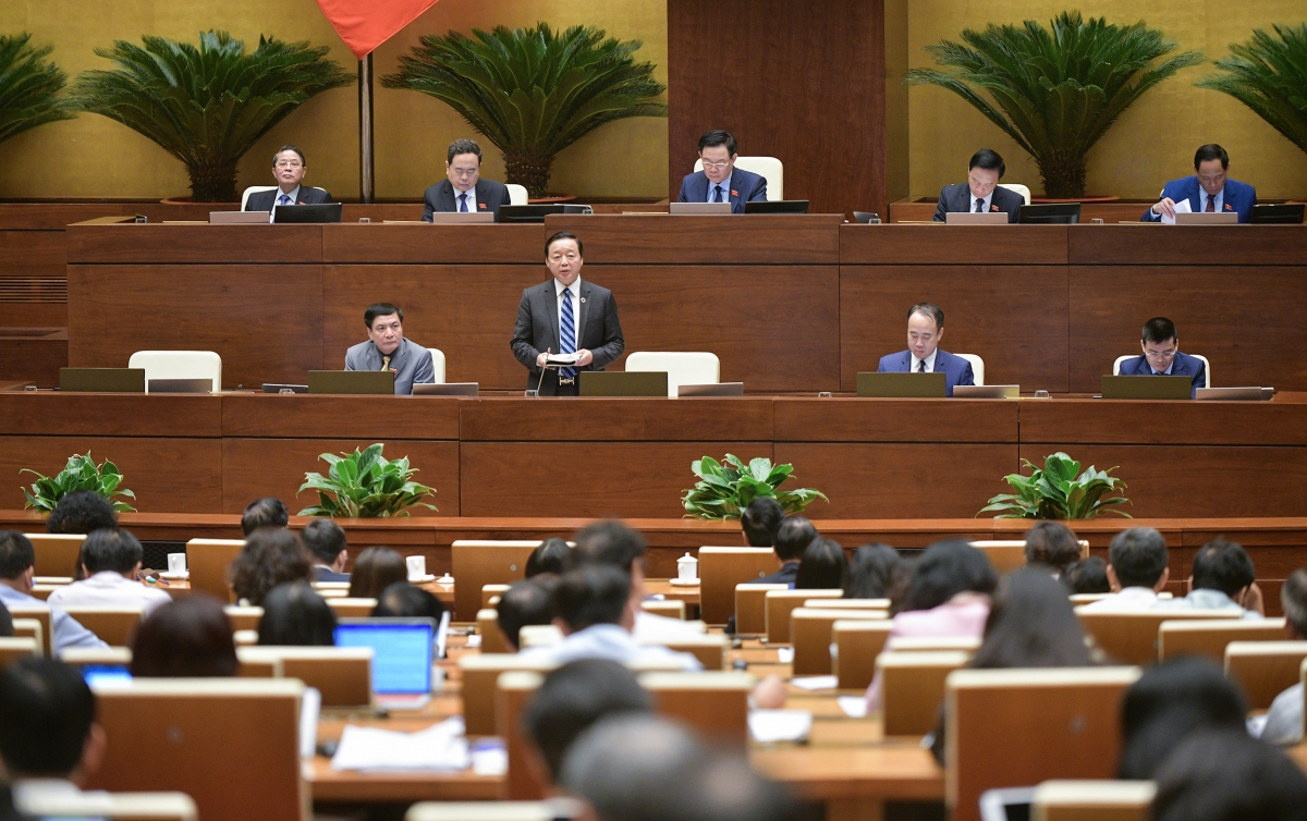 Phó Thủ tướng Chính phủ Trần Hồng Hà phát biểu tại phiên chất vấn