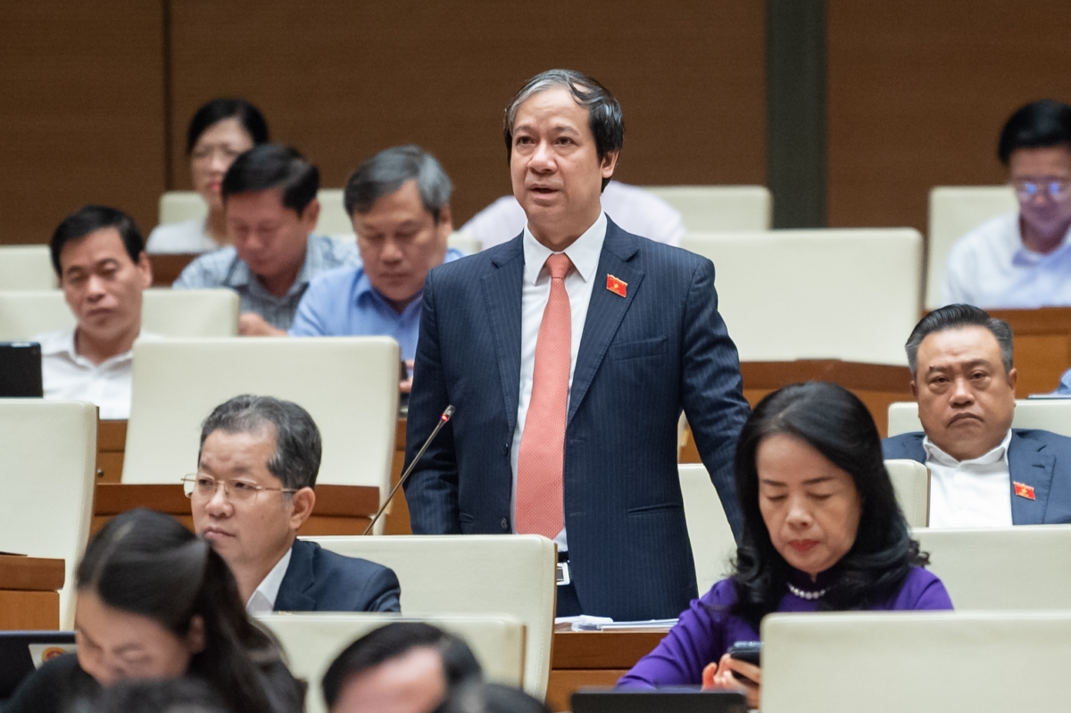 Bộ trưởng Bộ Giáo dục và Đào tạo Nguyễn Kim Sơn trả lời chất vấn