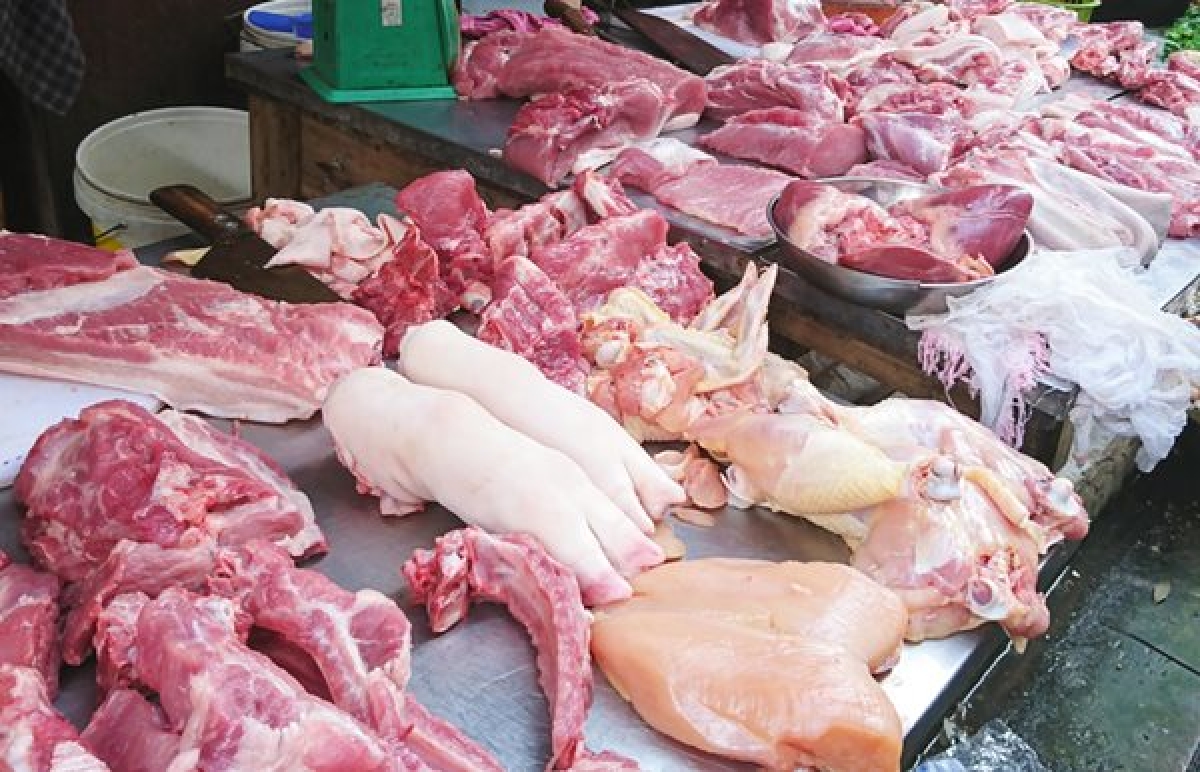 Người tiêu dùng cần lựa chọn thịt lợn an toàn, tươi ngon cho bữa cơm gia đình