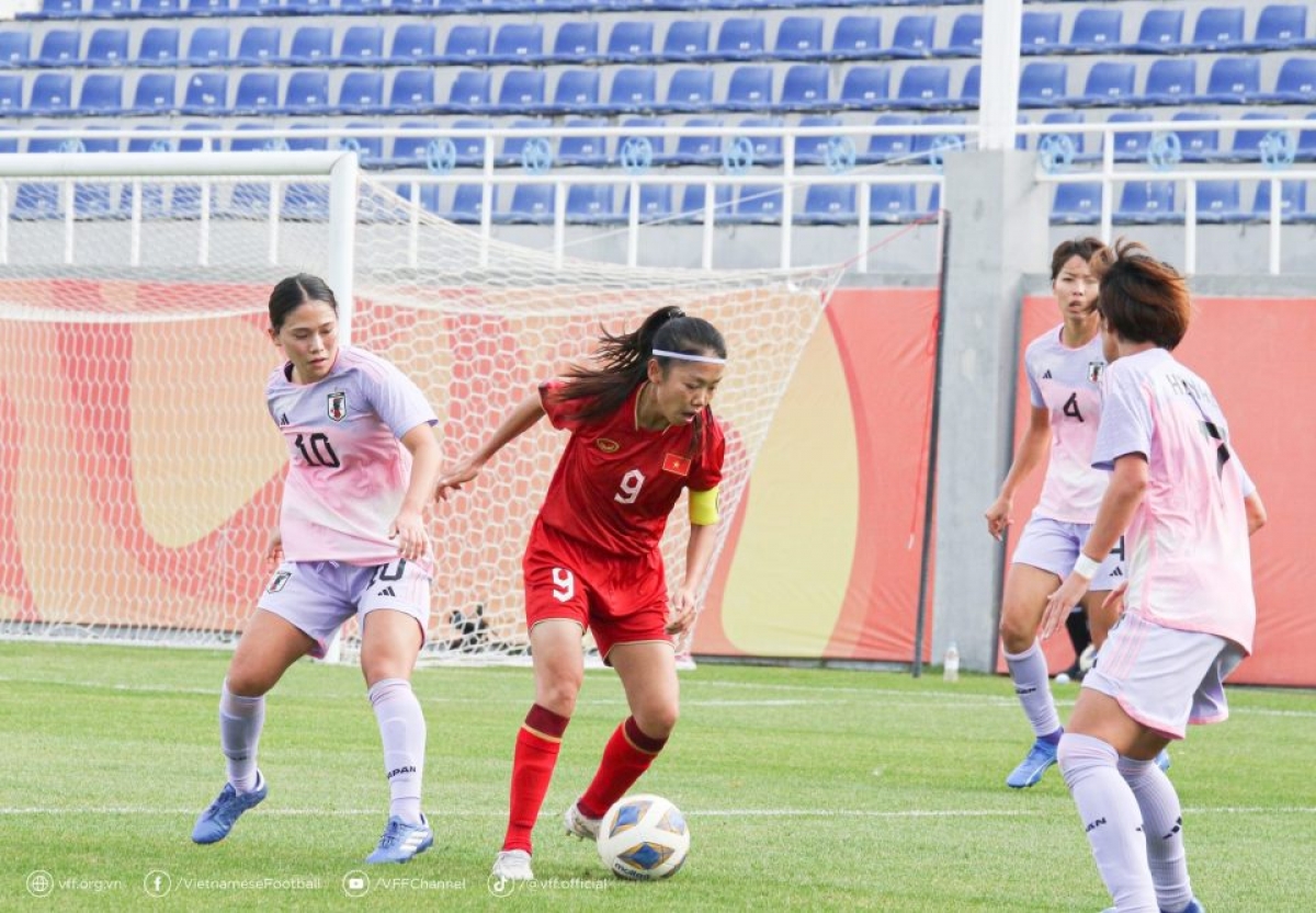 Huỳnh Như và các đồng đội chia tay giải đầu sau trận thua 0-2 trước Nhật Bản