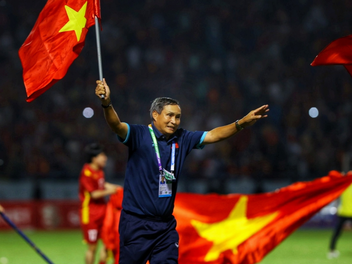 Trong suốt sự nghiệp của mình, ông đã gặt hái vô số vinh quang cùng bóng đá Việt Nam