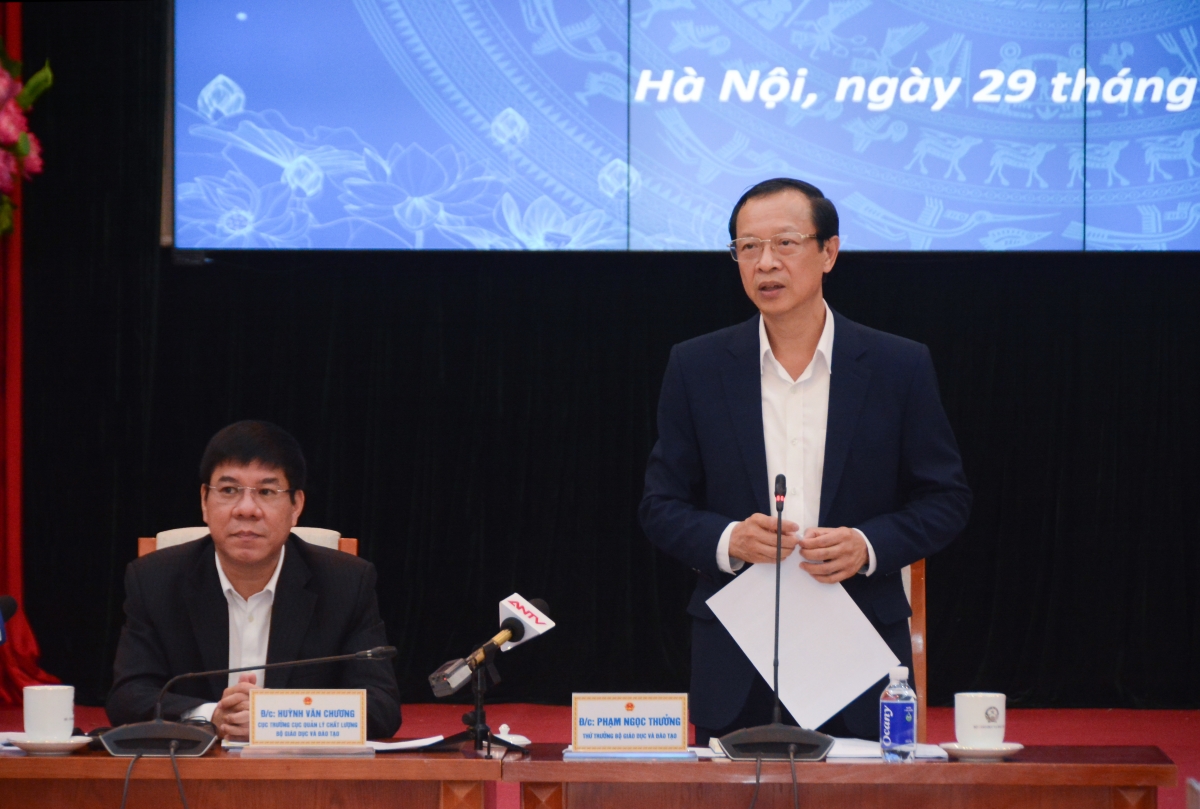 Thứ trưởng Bộ GD-ĐT Phạm Ngọc Thưởng chủ trì buổi họp báo công bố phương án tổ chức kỳ thi tốt nghiệp THPT từ năm 2025
