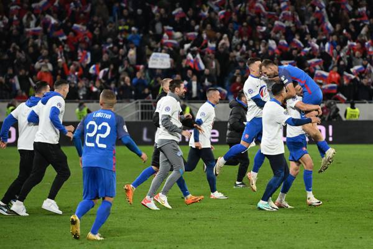 Slovakia sẽ có lần thứ hai liên tiếp tham dự VCK sau khi đánh bại Iceland với tỷ số 4-2