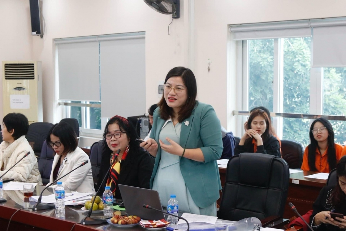 TS Đinh Thị Kim Thương, Trường Đại học Thủ đô Hà Nội tham luận.