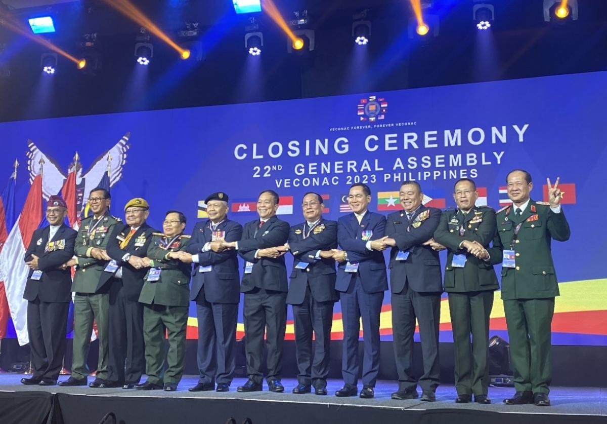 Trưởng đoàn đại biểu tổ chức CCB các nước ASEAN thể hiện sự đoàn kết, thống nhất tại VECONAC-22