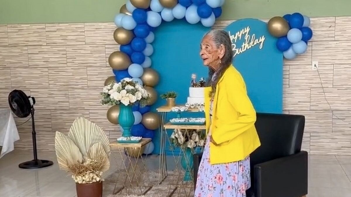 Bà Helena Pereira dos Santos trong tiệc sinh nhật lần thứ 115 của mình. (Ảnh: Jam Press)