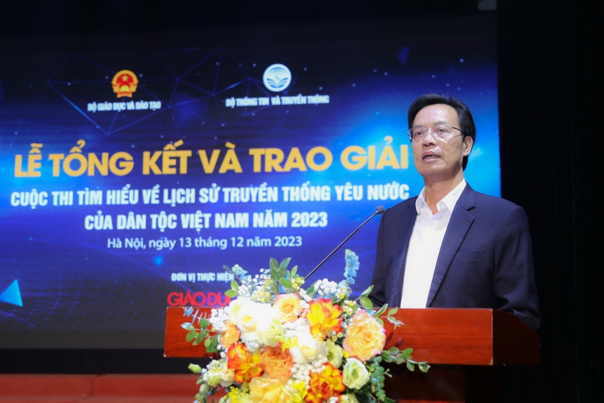 PGS.TS Nguyễn Danh Tiên - Viện trưởng Viện Lịch sử Đảng, Học viện Chính trị Quốc gia Hồ Chí Minh phát biểu 