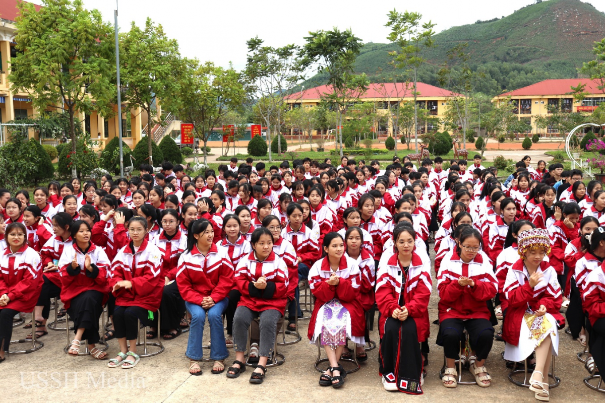 Tăng cường hiểu biết, nhận diện và chăm sóc SKTT cho học sinh tại Tuyên Quang