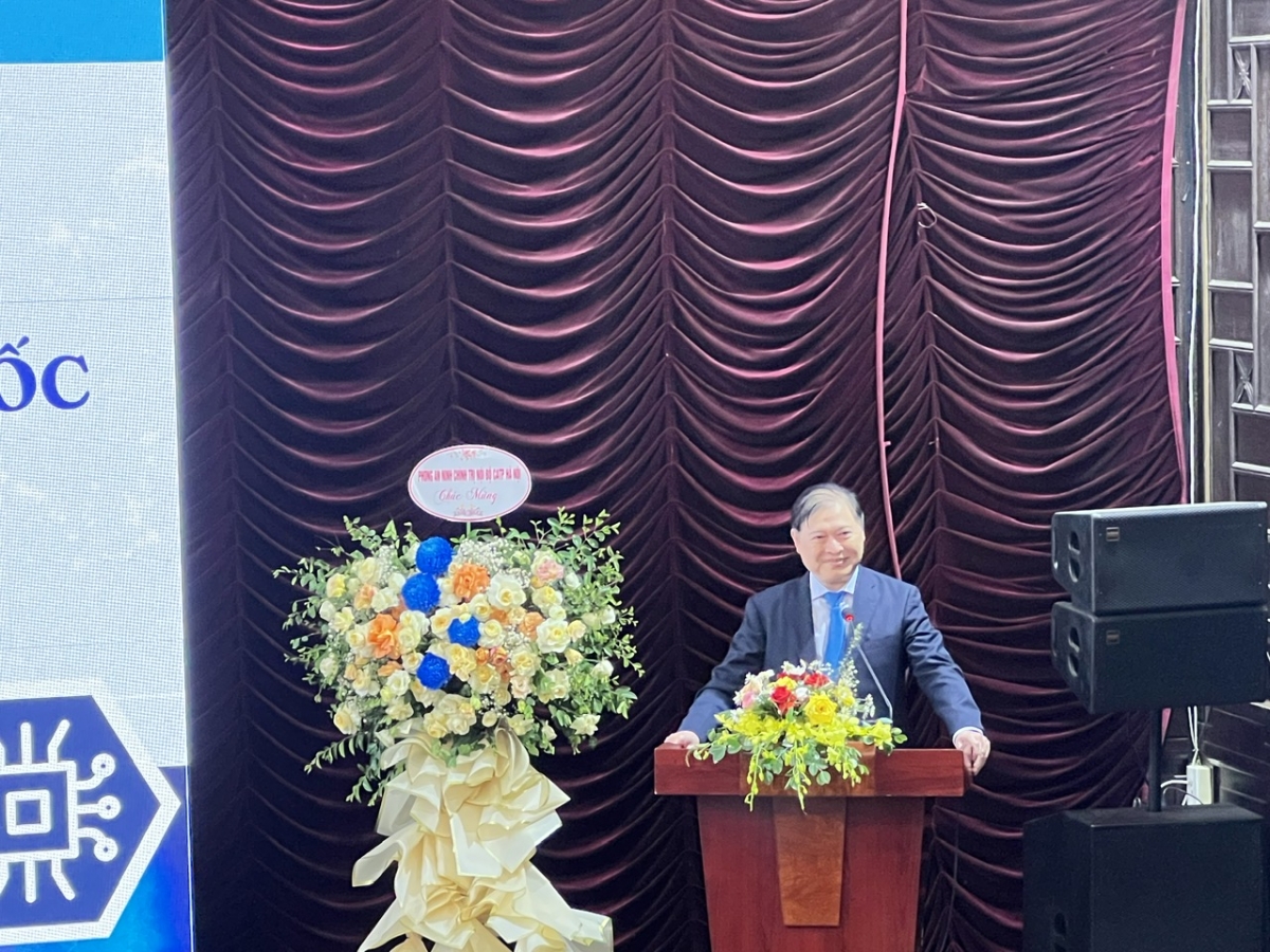 TSKH Phan Văn Dũng Chủ  tịch Liên hiệp Hội KHKT Việt Nam