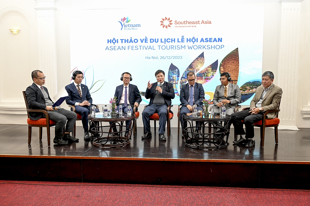 Các đại biểu thảo luận về xu hướng, những vấn đề đặt ra, giải pháp và vai trò các bên trong phát triển du lịch lễ hội khu vực ASEAN. Ảnh: TP