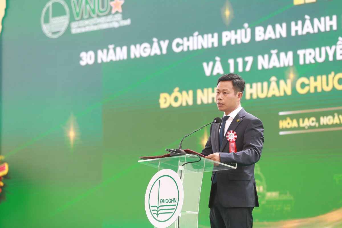 GS. Lê Quân, Giám đốc Đại học Quốc gia Hà Nội phát biểu tại buổi lễ. Ảnh: VNU
   