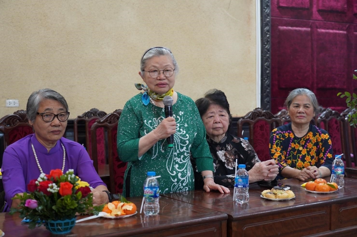 GS.TS.Anh hùng lao động, thầy thuốc nhân dân Huỳnh Thị Phương Liên,