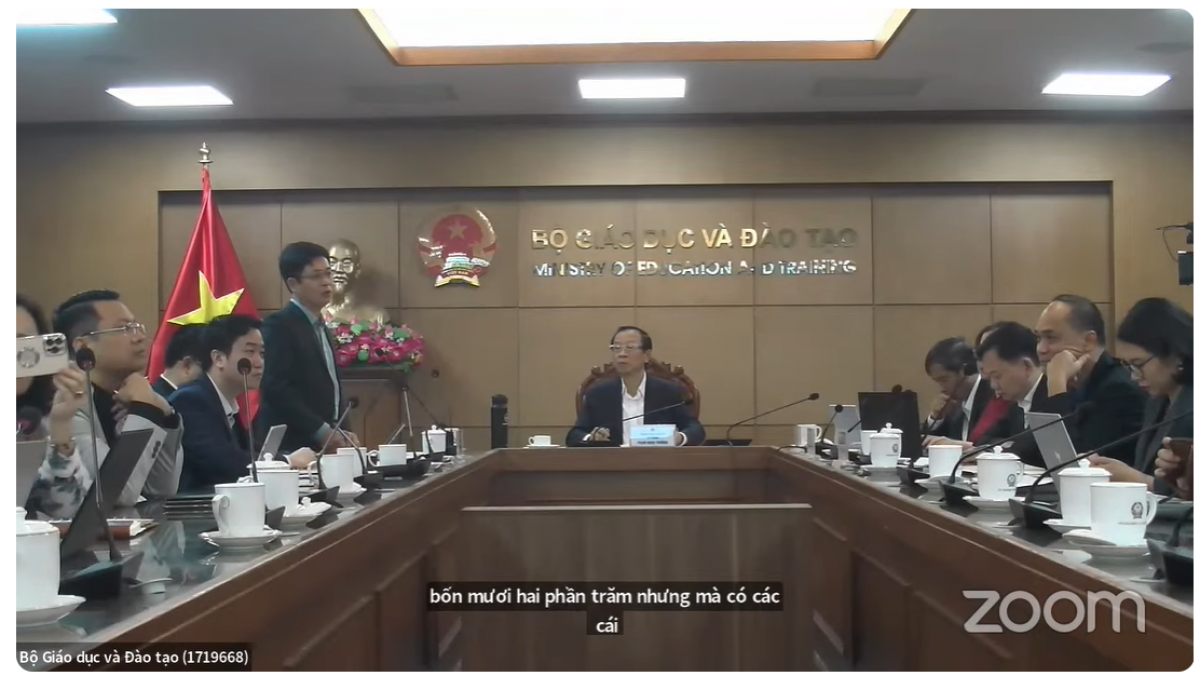 TS Nguyễn Xuân Thành- Vụ trưởng Vụ GDPT  chia sẻ kinh nghiệm dạy tích hợp và trả lời những thắc mắc của cán bộ, giáo viên 