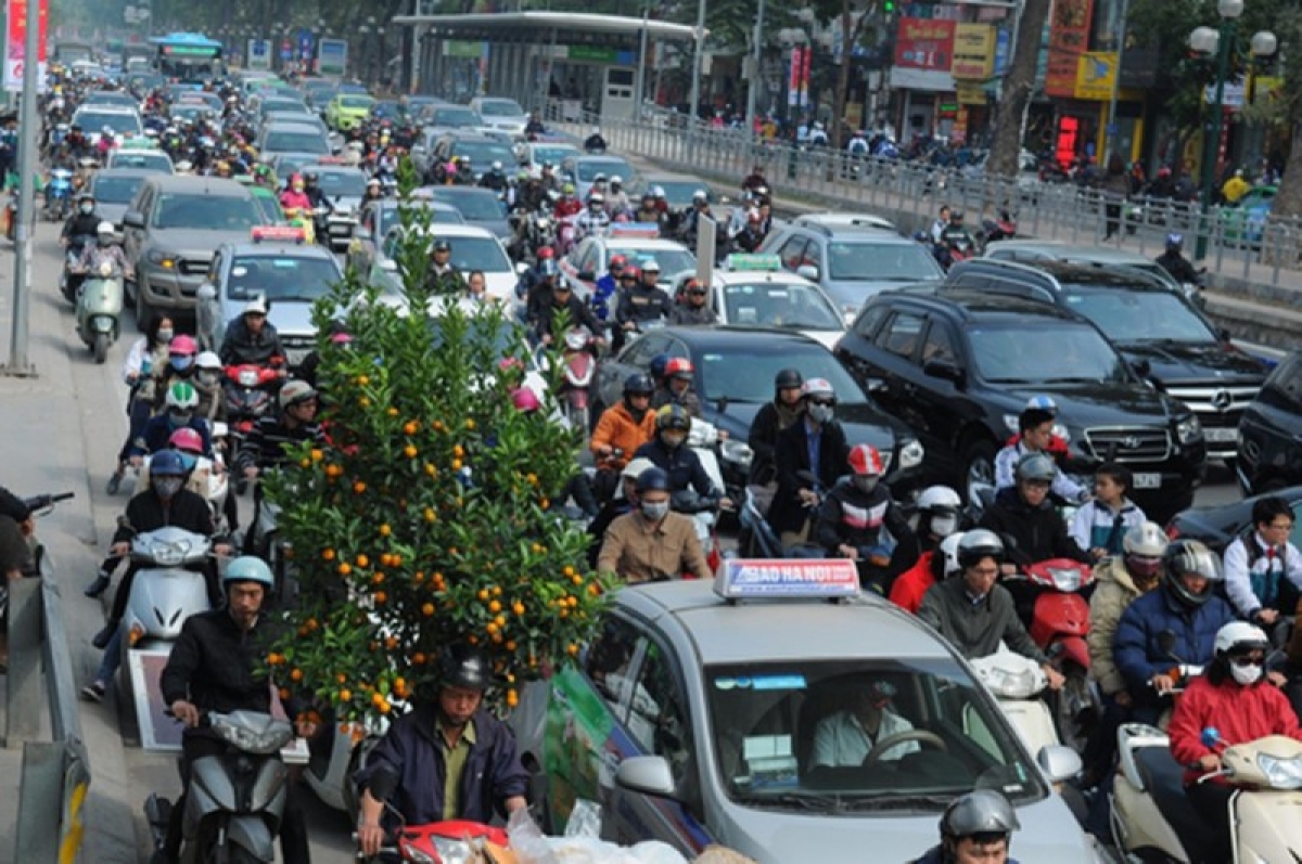 Dịp Tết Nguyên đán Giáp Thìn và Lễ hội xuân 2024, dự báo lưu lượng người
và phương tiện giao thông sẽ gia tăng mạnh mẽ