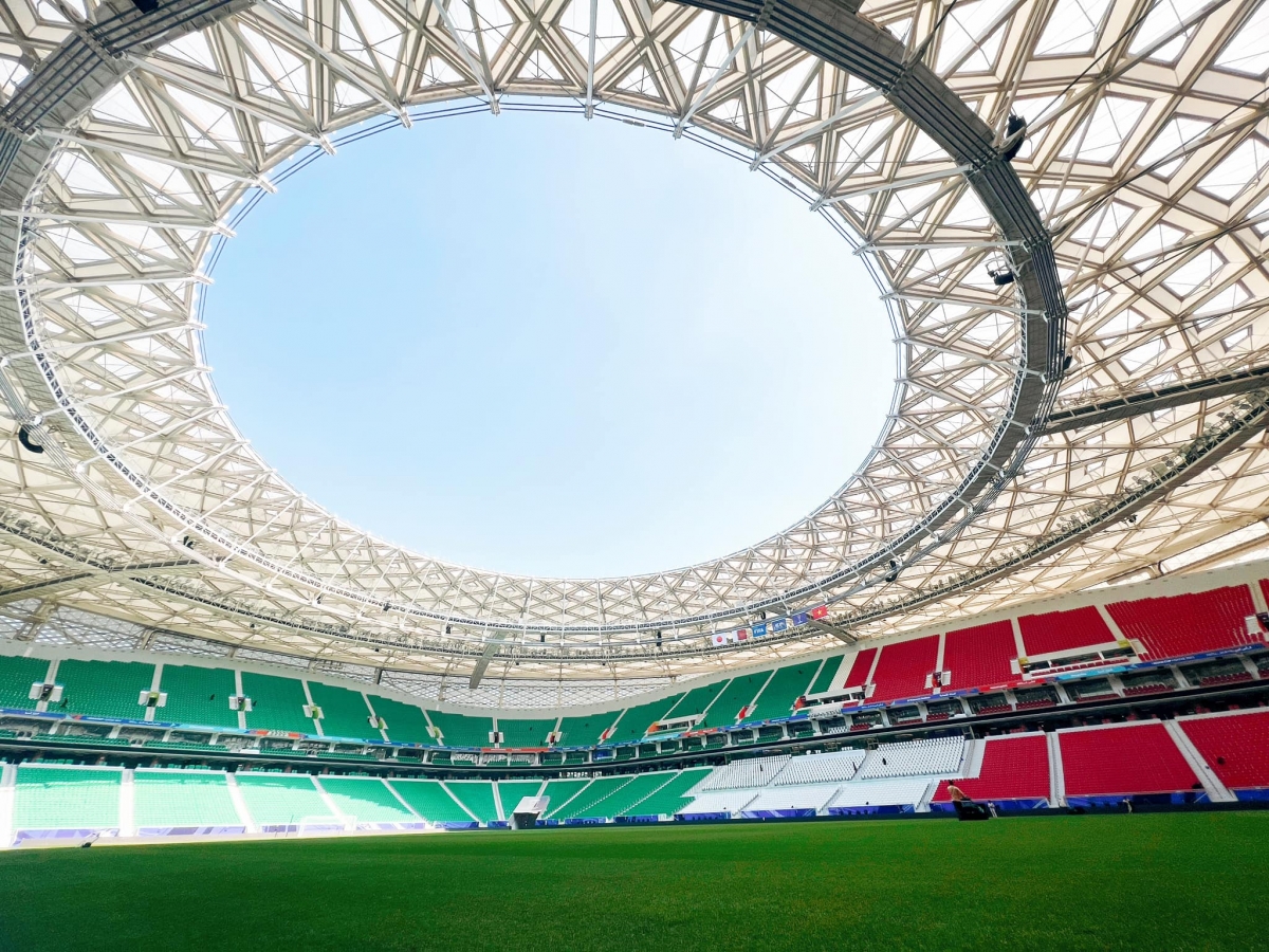 Sân vận động Al Thumama đã sẵn sàng cho trận đấu giữa hai đội tuyển Việt Nam và Nhật Bản  (Ảnh: Bá Huỳnh)