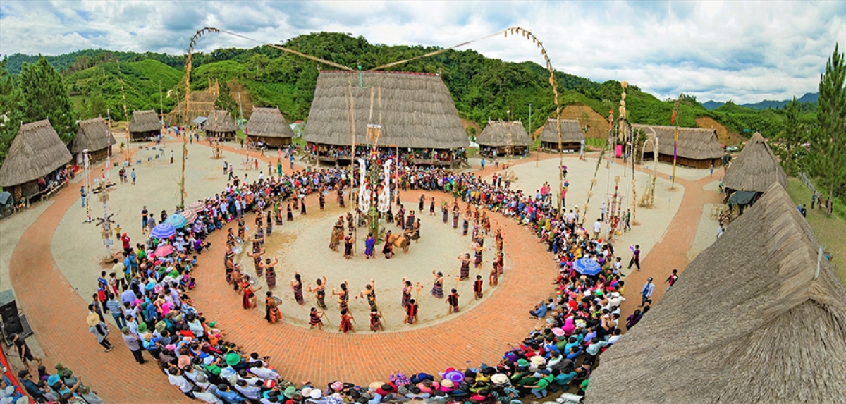 Văn hóa bản địa - một trong những sản phẩm của du lịch xanh để thu hút du khách. Ảnh KT