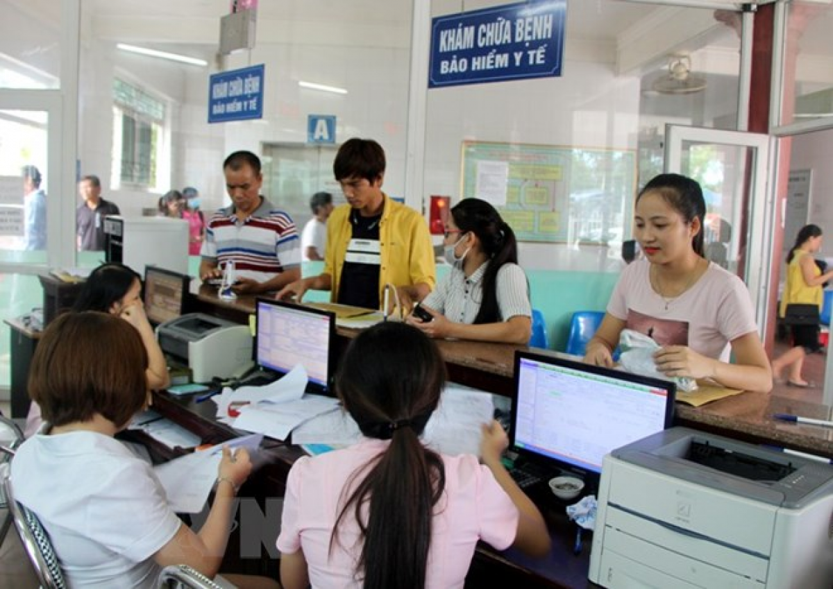 Bộ Y tế sẽ phối hợp cùng với Cục C06 - Bộ Công an, Bảo hiểm xã hội Việt Nam nghiên cứu, triển khai tích hợp hai loại giấy tờ này trên các ứng dụng VNeID, VssID.