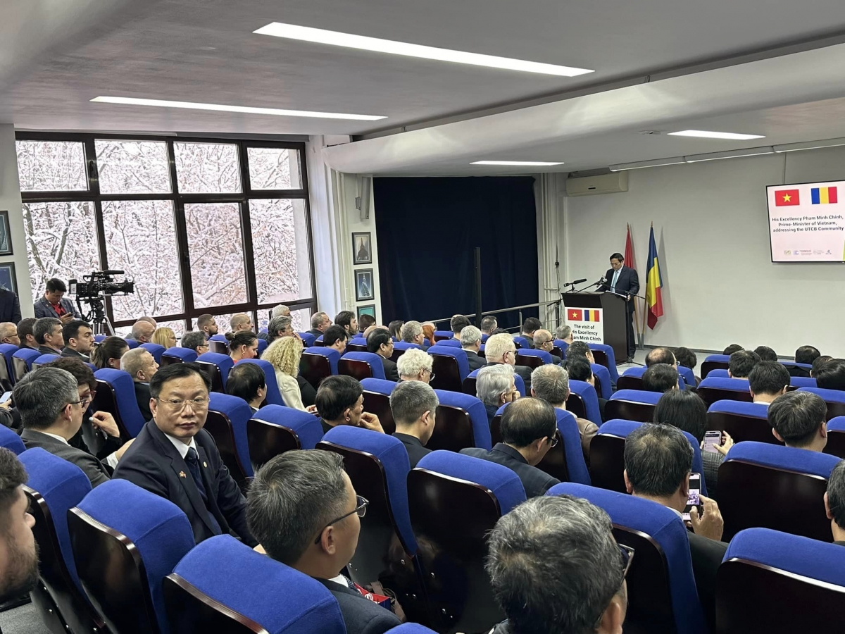 Thủ tướng Phạm Minh Chính phát biểu tại Trường ĐH Kỹ thuật xây dựng Bucharest - Romania
