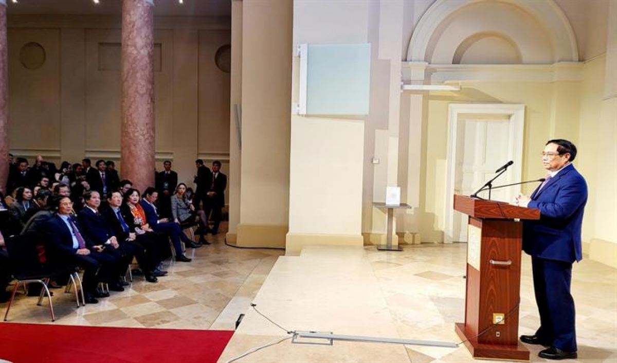 Thủ tướng Phạm Minh Chính phát biếu tại Trường Đại học Hành chính công quốc gia  Hungary