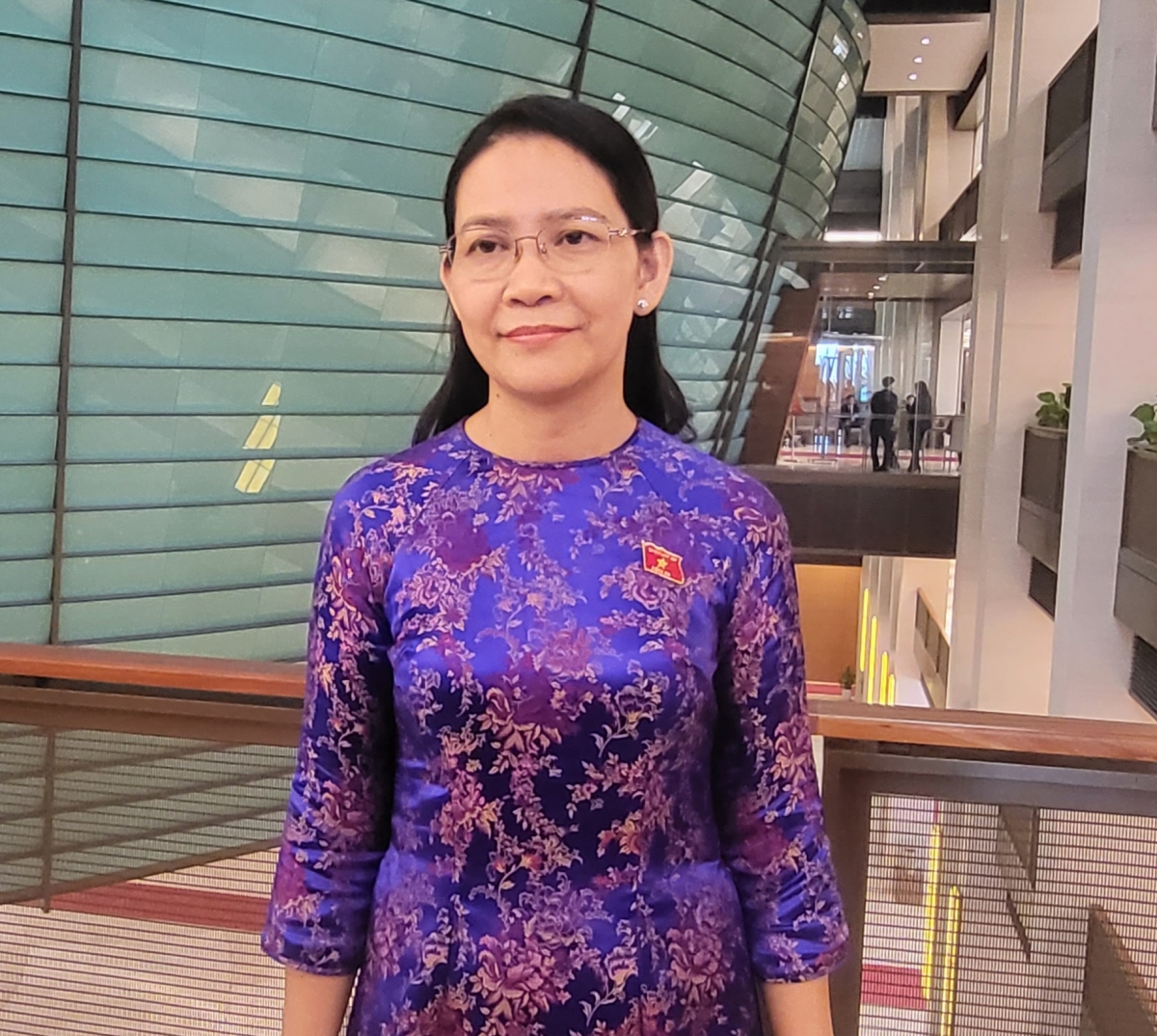 Đại biểu chị Huỳnh Thị Ánh Sương, Phó trưởng đoàn chuyên trách Đoàn đại biểu Quốc hội tỉnh Quảng Ngãi