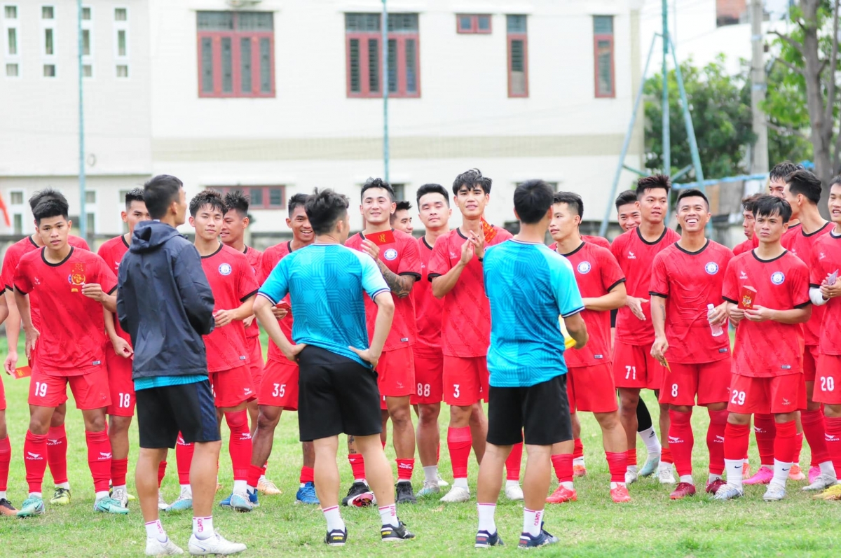 Các cầu thủ Khánh Hòa đã ổn định tâm lý để đua trụ hạng (Ảnh: KHFC)