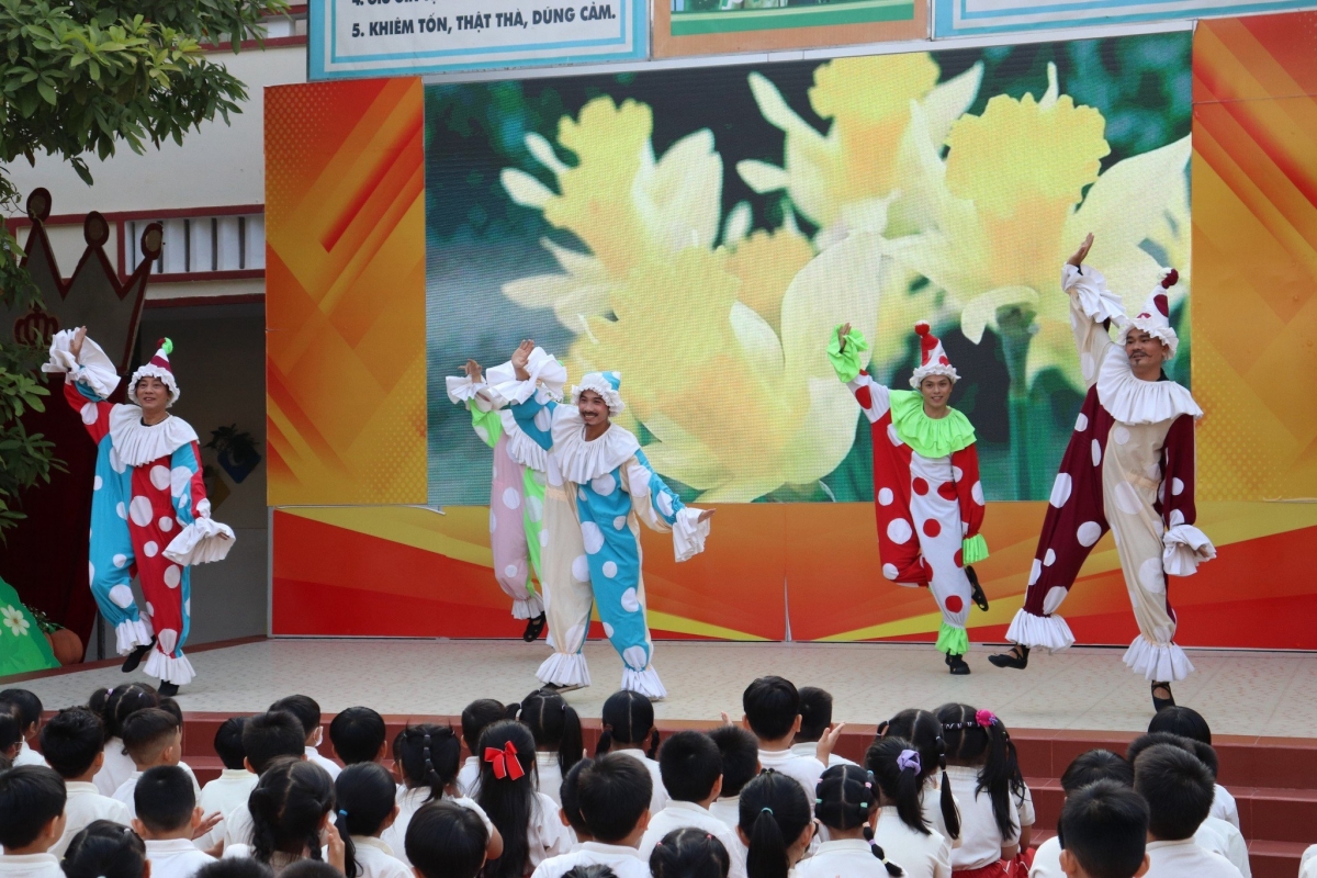Trường Tiểu học Nguyễn Thái Học, Quận 1, TP.HCM tổ chức sinh hoạt đón học sinh trở lại trường sau Tết