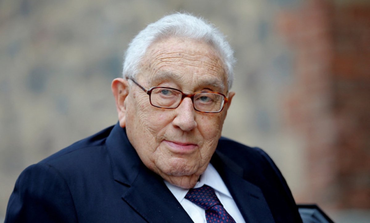 Cựu Ngoại trưởng Hoa Kỳ Henry Kissinger dự lễ tưởng niệm cố chính trị gia cấp cao Egon Bahr tại Nhà thờ St. Mary ở Berlin, Đức, tháng 9/2015. Ảnh: Reuters