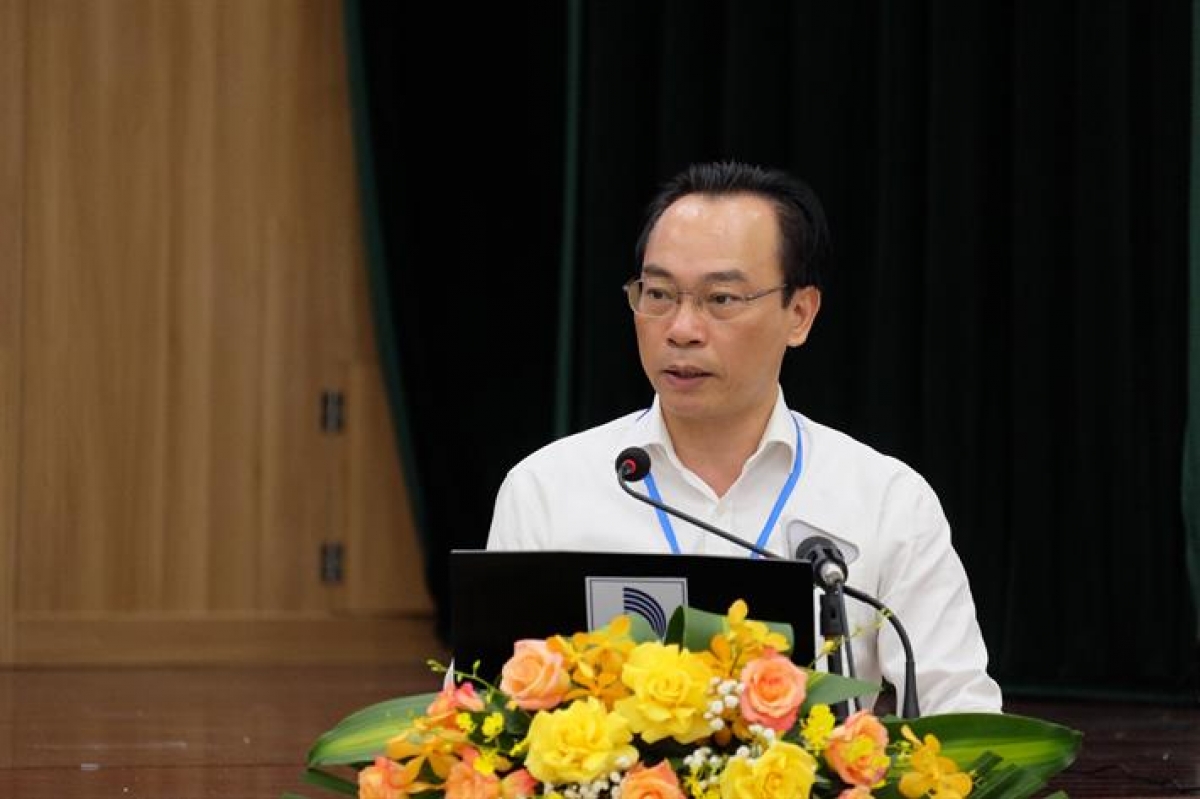 Thứ trưởng Hoàng Minh Sơn phát biểu tại Hội thảo về đào tạo lĩnh vực bán dẫn diễn ra tại Đà Nẵng( 19/10/2023 )