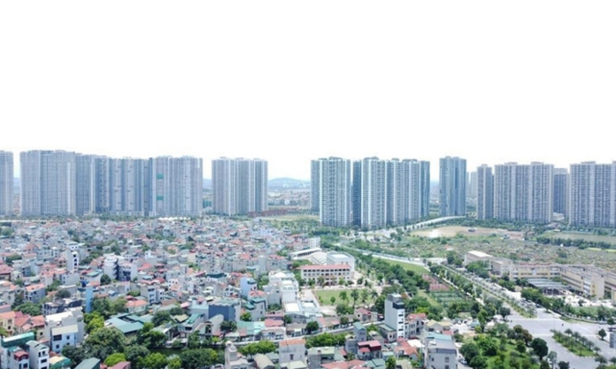 Giá căn hộ chung cư tại Hà Nội, TP Hồ Chí Minh thời gian qua đang bỏ xa thu nhập của người dân.
