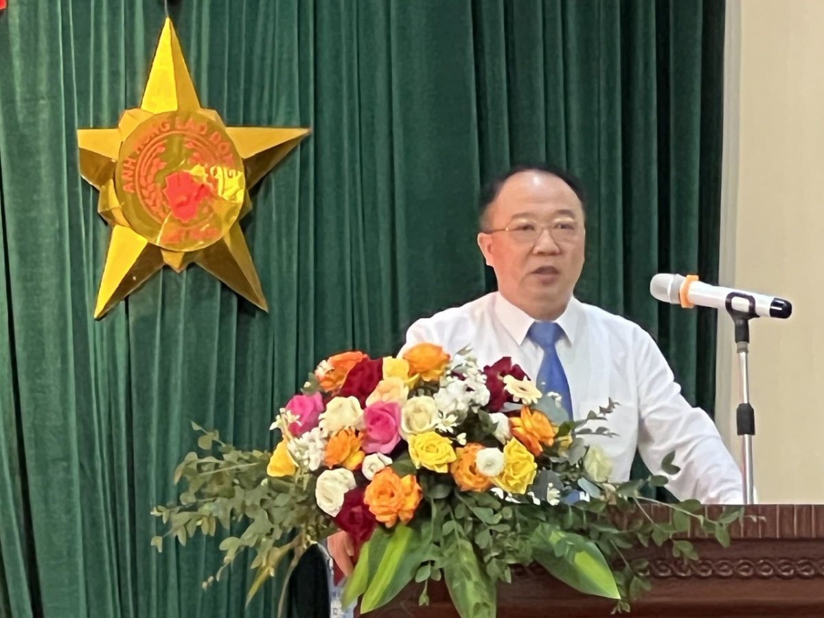 Ông Nguyễn Lê Hoàng, UVBTV, Trưởng ban dân vận quận Tây Hồ, Hà Nội phát biểu 