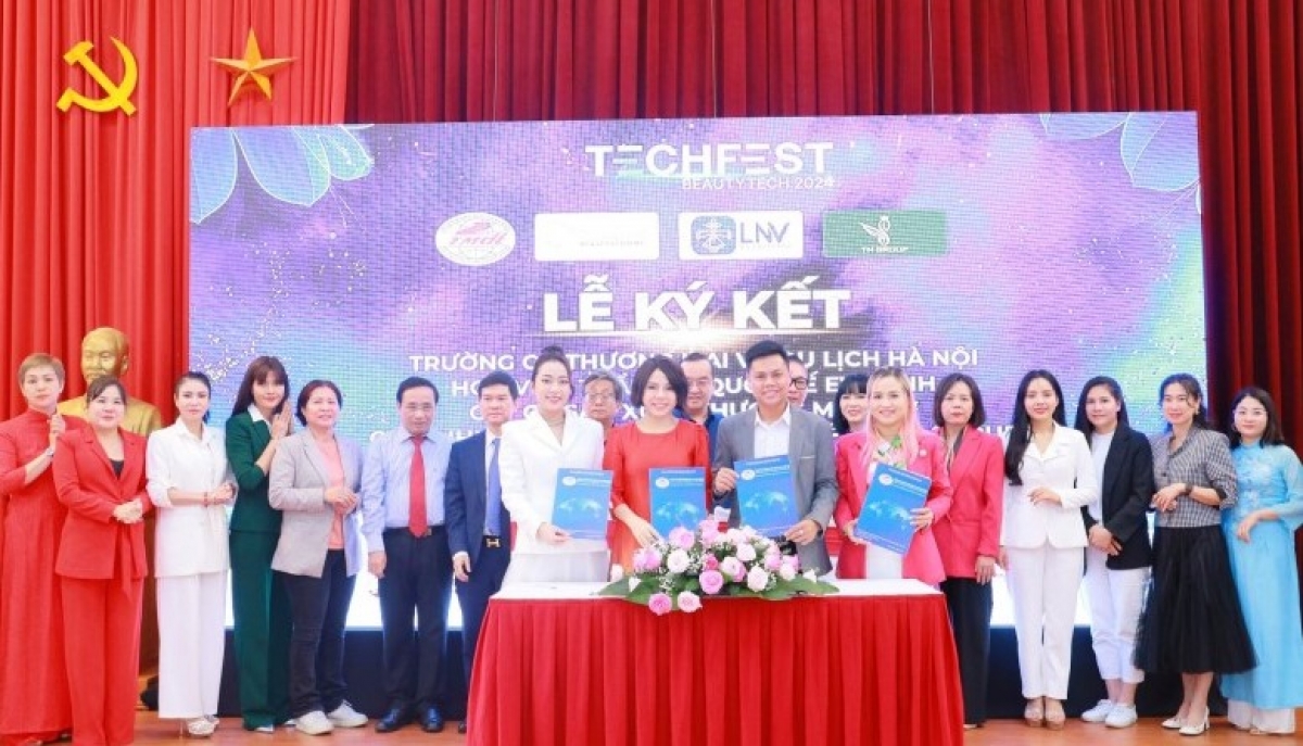 Lễ ký kết hợp tác giữa Trường Cao đẳng Thương mại và Du lịch Hà Nội với các doanh nghiệp Làng công nghệ chăm sóc sắc đẹp trong công tác hỗ trợ các dự án khởi nghiệp