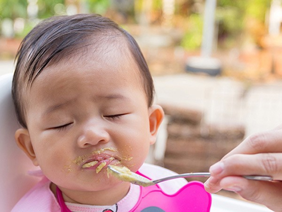 Trẻ biếng ăn khiến cha mẹ lo lắng