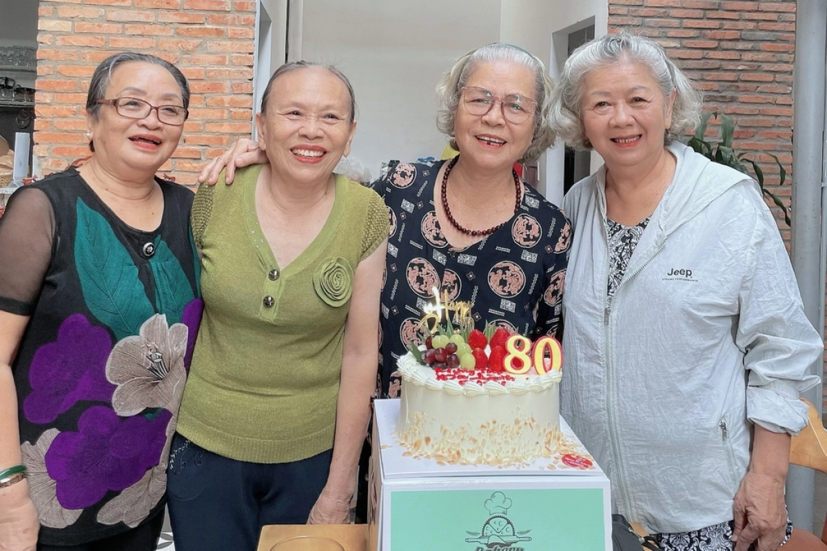 Nhóm tổ chức sinh nhật cho một cụ 80 tuổi (Ảnh: Nhân vật cung cấp).