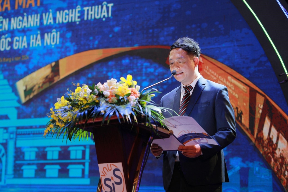 PGS, TS Nguyễn Văn Hiệu, Hiệu trưởng Trường Khoa học liên ngành và Nghệ thuật phát biểu tại sự kiện