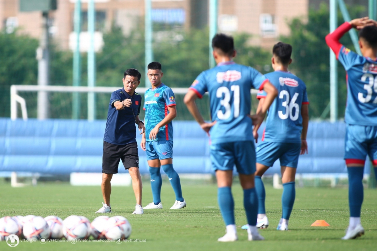 HLV Hoàng Anh Tuấn triệu tập 28 tuyển thủ cho VCK U23 châu Á 2024