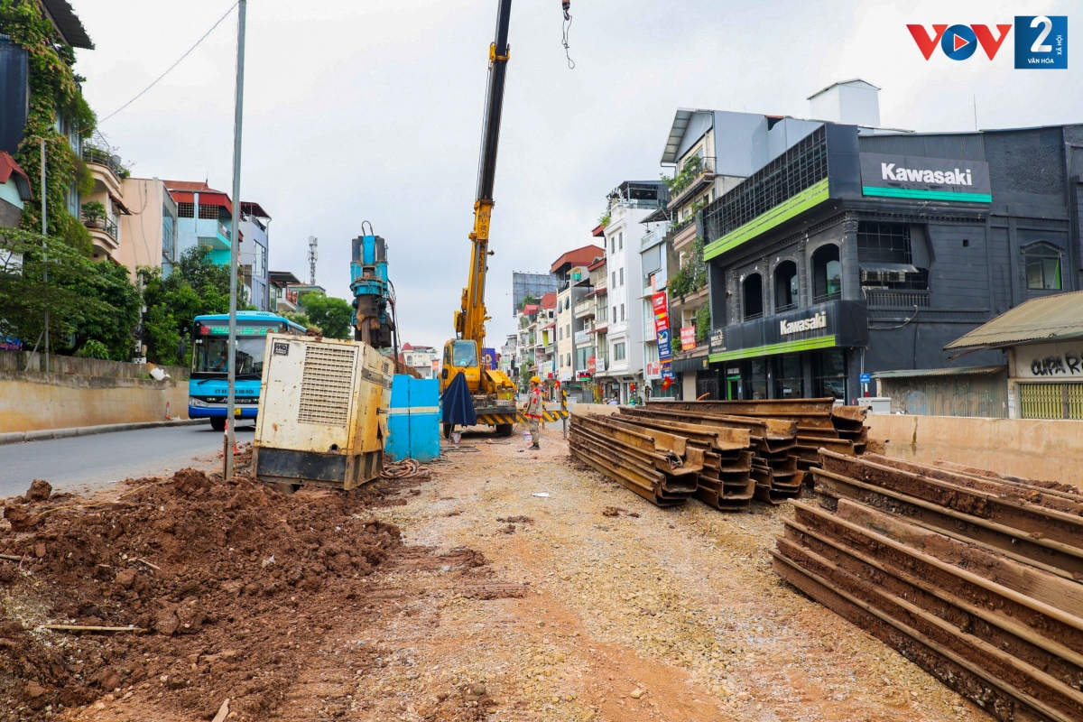 Các phần việc đang được đẩy nhanh tiến độ để công trình sớm về đích