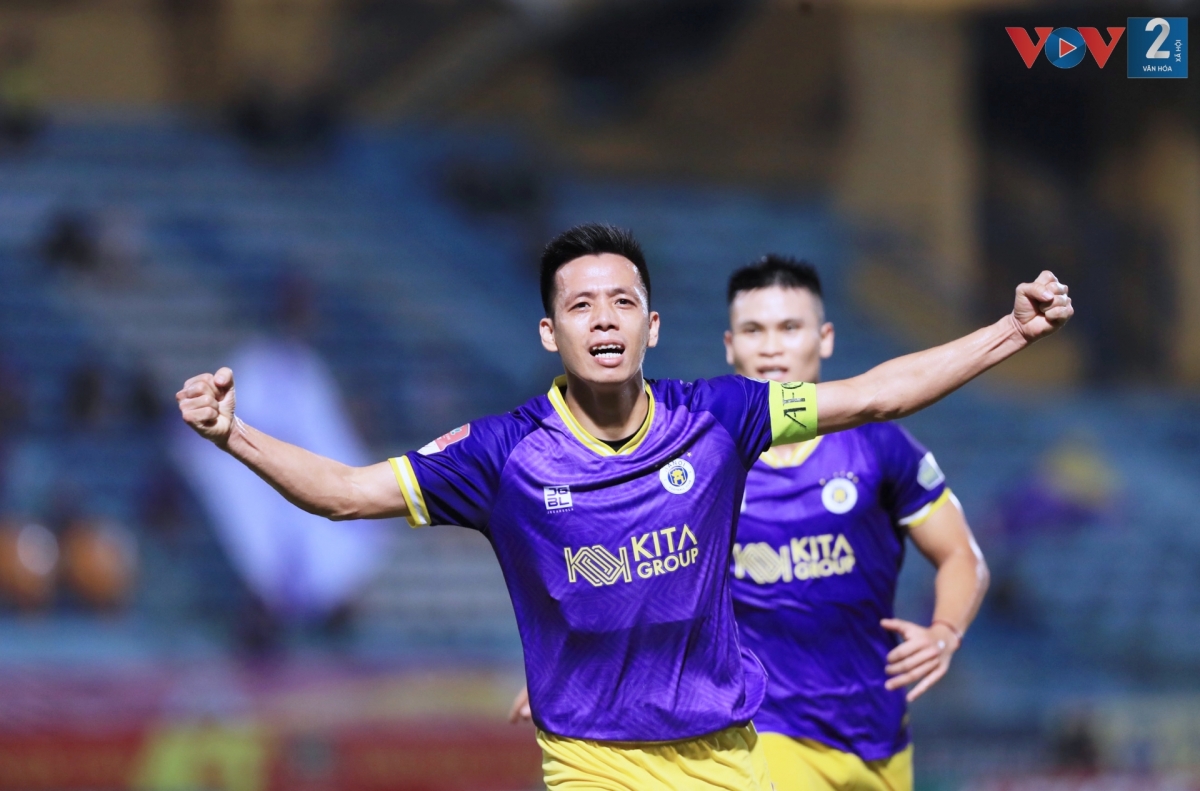 Văn Quyết ấn định chiến thắng 2-0 cho Hà Nội FC