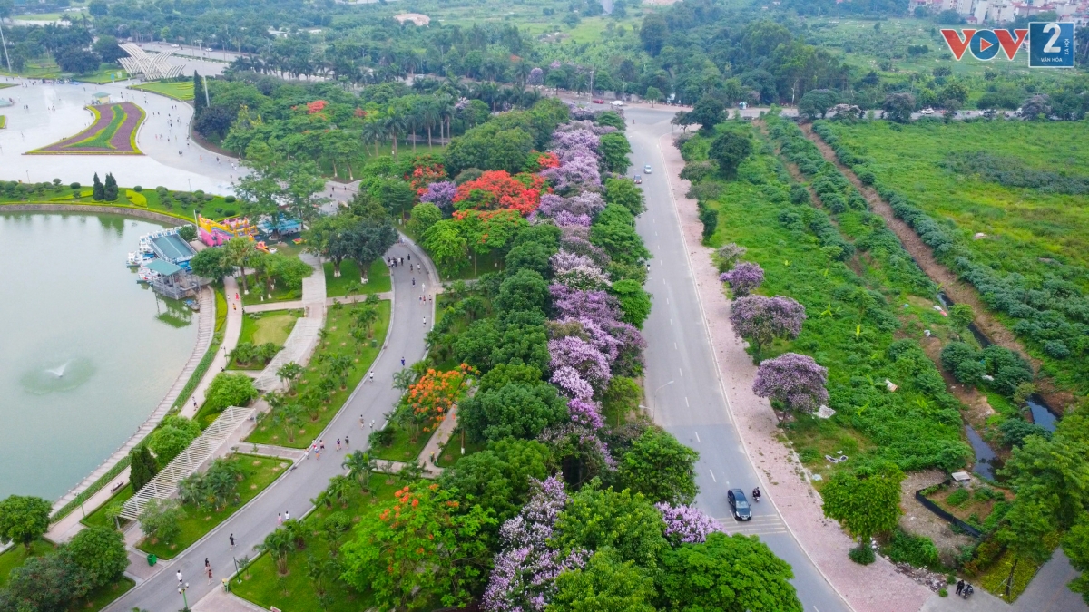 Hiện nay, trục Tây Thăng Long đoạn qua khu vực nghiên cứu dự án đang triển khai thi công. Tuy nhiên do vướng công tác giải phóng mặt bằng nên còn khoảng 500m đoạn từ Phạm Văn Đồng đi Văn Tiến Dũng chưa thể triển khai. Sở GTVT đề nghị UBND TP Hà Nội chỉ đạo quận Bắc Từ Liêm đẩy nhanh công tác giải phóng mặt bằng dự án đường trục Tây Thăng Long để hầm chui sớm được triển khai xây dựng