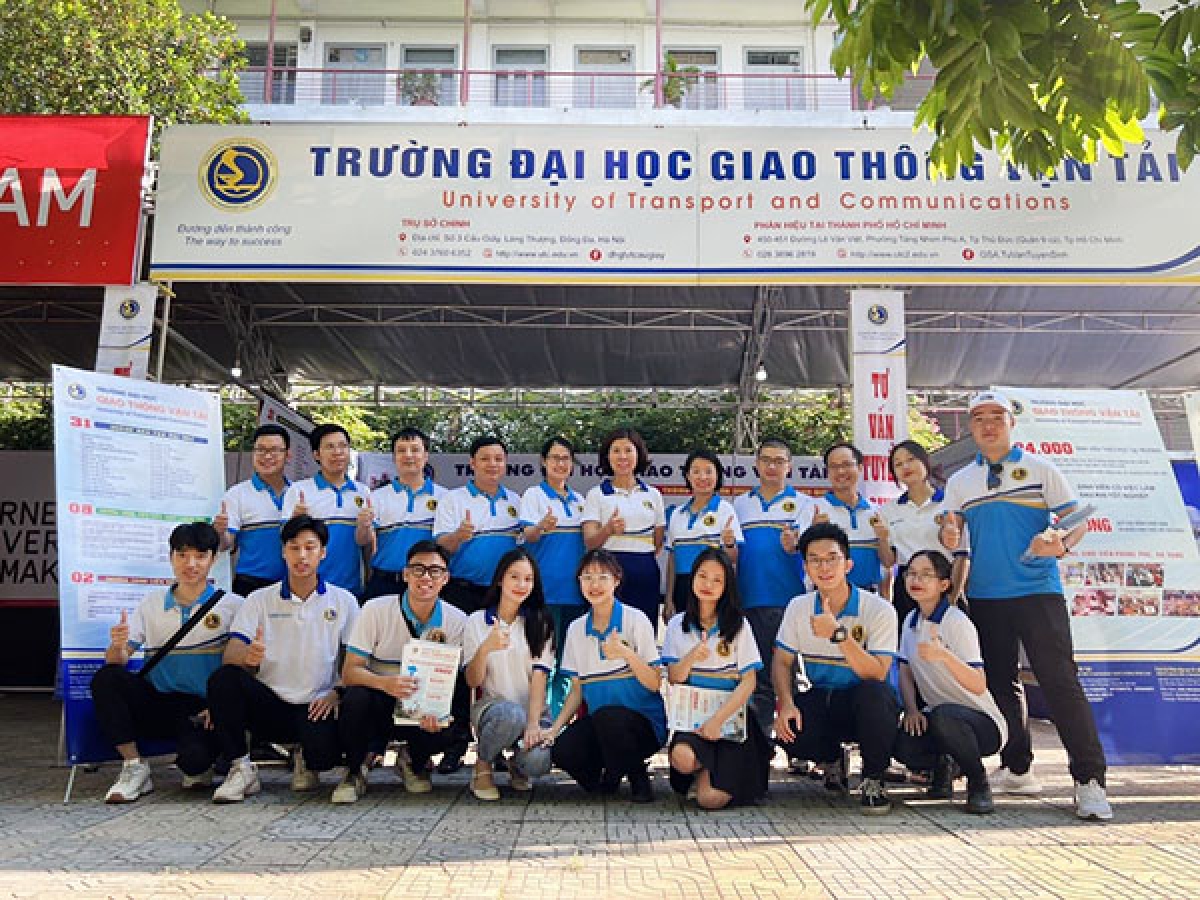 Sinh viên trường ĐH Giao thông vận tải