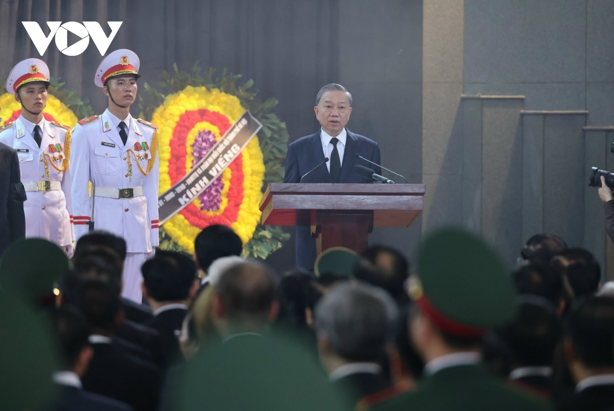 Đồng chí Tô Lâm, Uỷ viên Bộ Chính trị, Chủ tịch nước Cộng hòa xã hội chủ nghĩa Việt Nam, Trưởng Ban Lễ tang đọc lời điếu của Ban Chấp hành Trung ương Đảng Cộng sản Việt Nam.