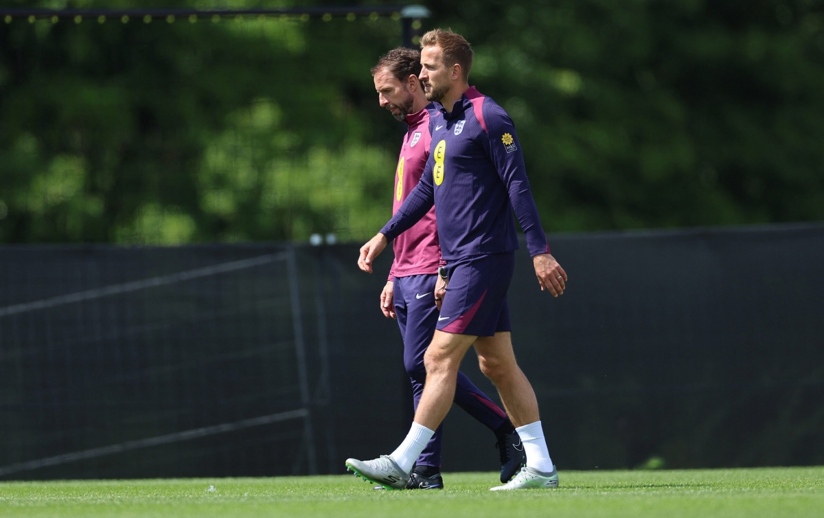 Kane và Southgate nói chuyện sau khi lựa chọn đội hình cuối cùng khiến nhiều cầu thủ sốc
(Richard Pelham/Getty Images)