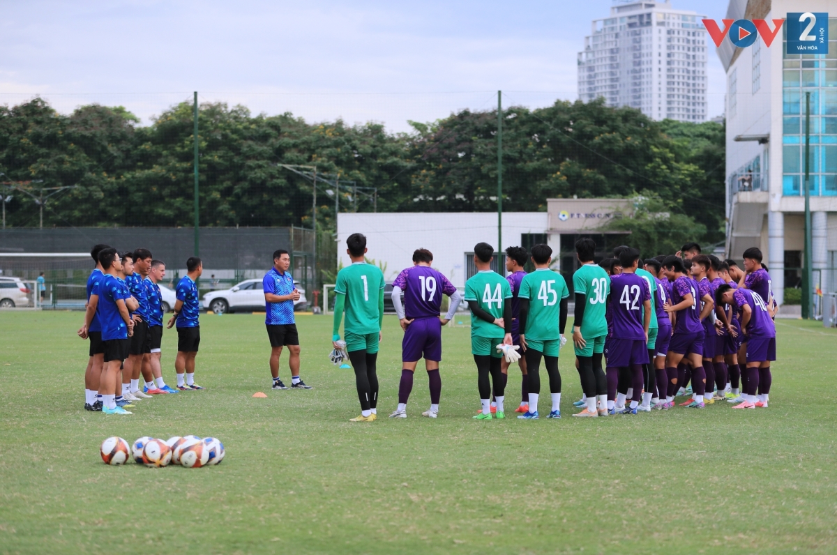 HLV Hứa Hiền Vinh tin vào khả năng cạnh tranh của ĐT U19 Việt Nam tại giải Đông Nam Á 2024