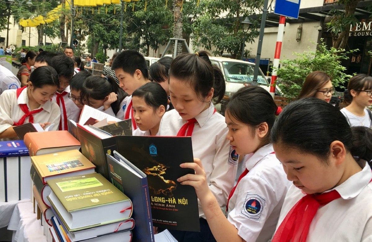 Phố sách, đường sách là một trong những cách lan tỏa phong trào đọc sách trong cộng đồng.