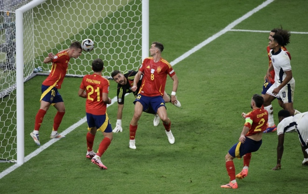 và trở thành cứu tinh phút chót của tuyển TBN ở trận CK Euro 2024