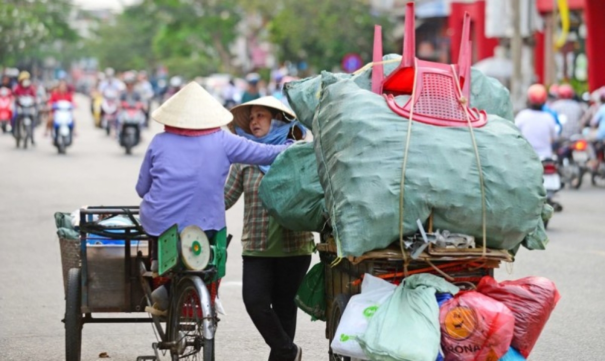 Lực lượng "đồng nát" đóng góp lớn vào chu trình tái chế rác thải nhựa ở nước ta hiện nay
(Ảnh minh họa)