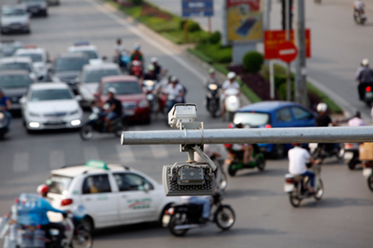 Thưởng cho người tố giác các hành vi vi phạm giao thông phải công khai, minh bạch.