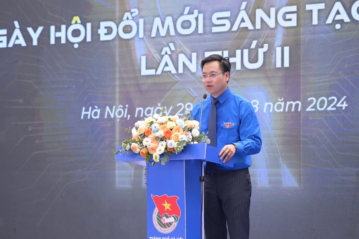 Phó Bí thư Thành đoàn Hà Nội Trần Quang Hưng phát biểu khai mạc Ngày hội đổi mới sáng tạo Thủ đô lần thứ II